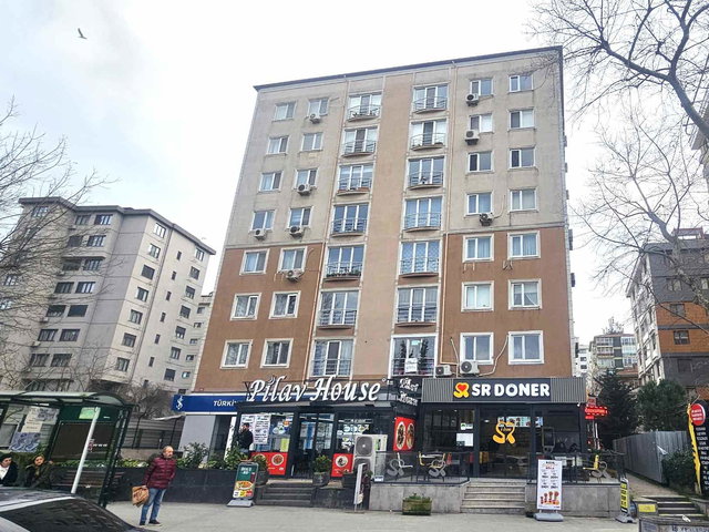 FENERYOLU MINIBÜS CADDESI ÜNIVERSITE KARŞISINDA 90 NET KOMBILI