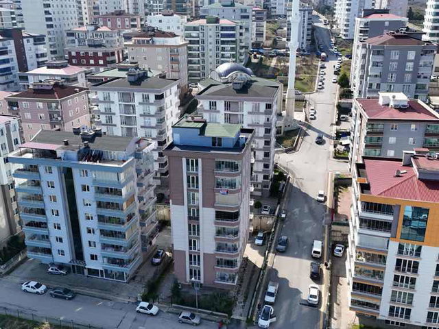 REMAX PARLA BARLAS GÜRLER'DEN CAĞALOĞLUNDA FIRSAT 3+1 DAİRE