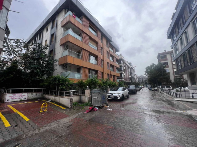 MALTEPE ÇINAR MAHALLE'SİNDE SATILIK 2+1 BAHÇE KATI DEİRE