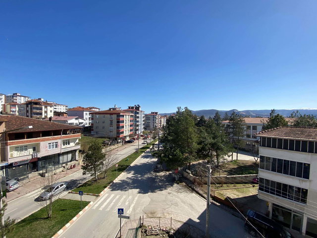 REMAX M.KAAN AK | KAVAK SOĞUKSU MAHALLESINDE -127 M² 3+1 DAIRE !