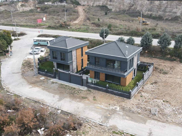 RE/MAX MİR'DEN ÇINARCIK'DA 1.SINIF LÜKS VİLLA!
