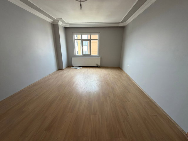 REMAX CEVRİYE MUSTAFAPAŞA MAH. SATILIK 2+1 110M² DAİRE İSKANLI