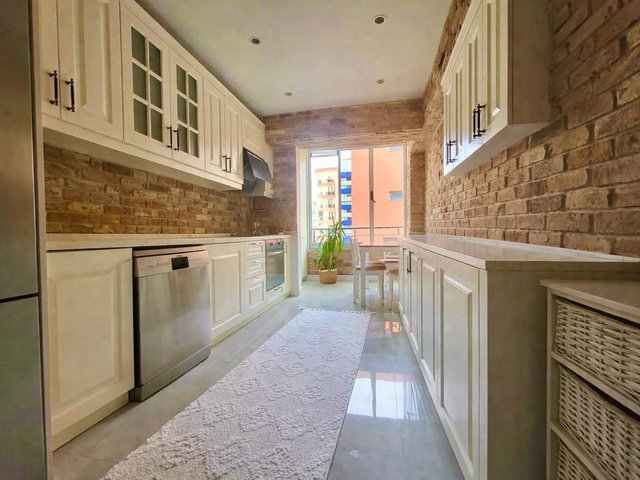 ÇEKMEKÖY EKŞİOĞLU SULTANEVLERİ SİTESİNDE YENİLENMİŞ AKILLI EV SİSTEMLİ 3+1 SATILIK DAİRE
