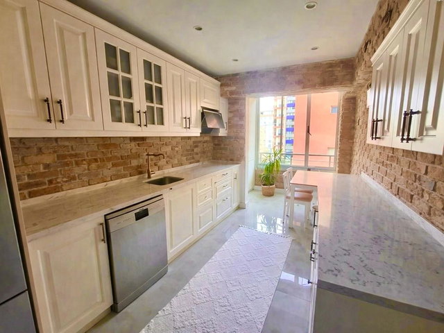 ÇEKMEKÖY EKŞİOĞLU SULTANEVLERİ SİTESİNDE YENİLENMİŞ AKILLI EV SİSTEMLİ 3+1 SATILIK DAİRE