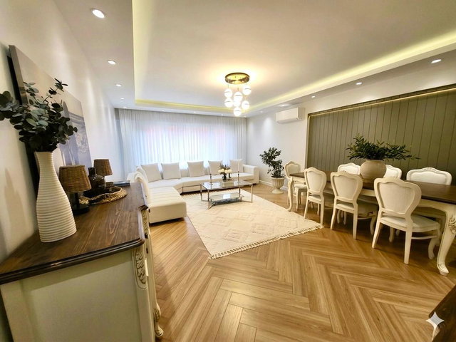 ÇEKMEKÖY EKŞİOĞLU SULTANEVLERİ SİTESİNDE YENİLENMİŞ AKILLI EV SİSTEMLİ 3+1 SATILIK DAİRE