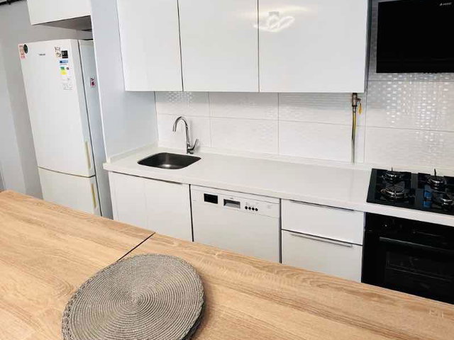 ALTINTEPE’DE MERKEZİ KONUMDA EŞYALI KULLANIŞLI 2+1