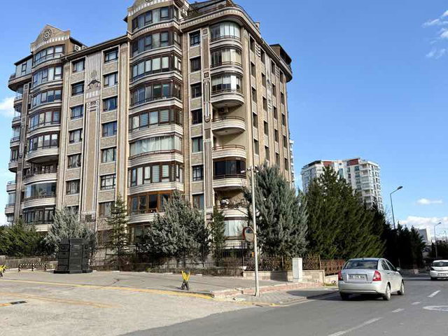 BEŞTEPE BÖLGE UZMANINDAN SATILIK 4+1 KÜLLİYE MANZARALI DAİRE