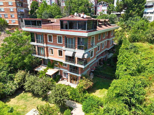 ÜSKÜDAR BEYLERBEYİ BUTİK SİTEDE MUHTEŞEM 3+1 SATILIK BAHÇE KATI