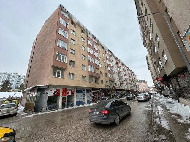 REMAX İLKE'DEN KURT DERESİN'DE 2+1 İÇİ YAPILI SATILIK DAİRE