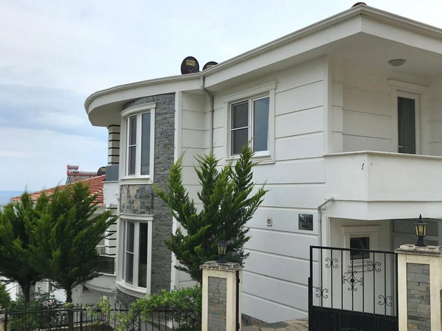 BALIKESİR ALTINOLUK MAHALLESİ 4*1 SATILIK VİLLA