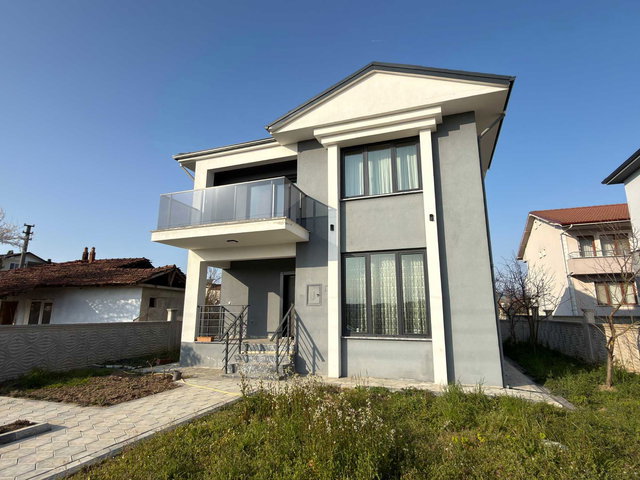 REMAX DIADAN DÜZCE ARAPÇİFTLİĞİ MAHALLESİ SATILIK 164 M2 VİLLA