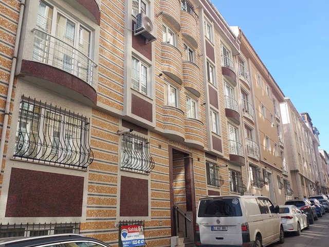 ARMAĞANEVLERDE /MİTHATPAŞA CADDESİNE 200 METRE /GENİŞ/FERAH 2+1