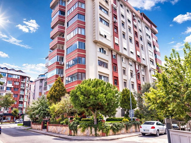 MALTEPE YALI’DA SAHİL VE MARMARAY YAKINI 5+1 SATILIK DAİRE