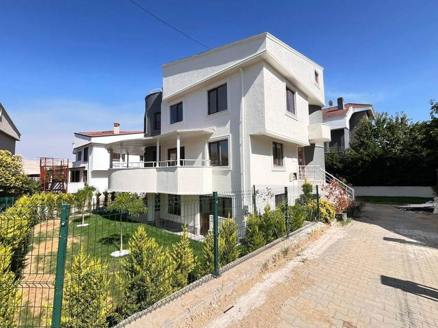 REMAX BEYAZ 19 MAYIS MAHALLESI VILLA