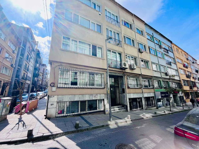ŞİŞLİ MERKEZ MAH. HUZUR SOKAK'TA SATILIK DAİRE