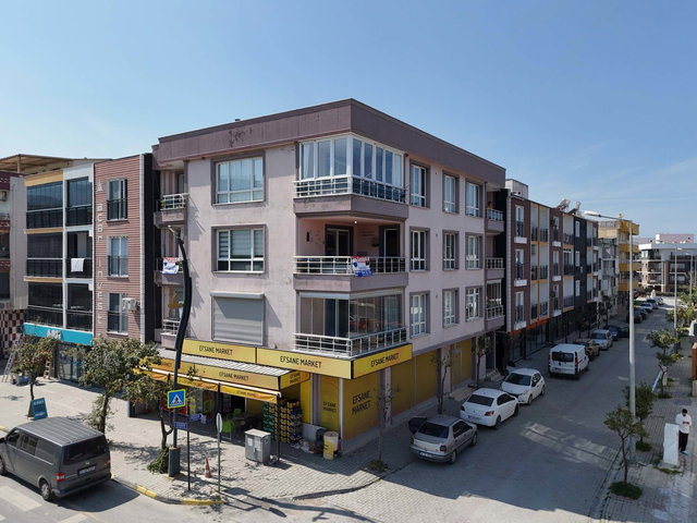 KUŞADASI DAVUTLAR KILINÇ APT. 3+1 135M2 AYRI MUTFAK CADDE ÜZERI