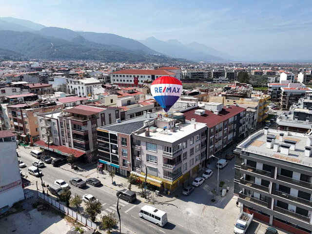KUŞADASI DAVUTLAR KILINÇ APT. 3+1 135M2 AYRI MUTFAK CADDE ÜZERI