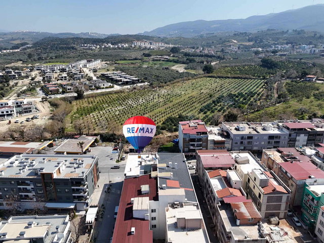 KUŞADASI DAVUTLAR KILINÇ APT. 3+1 135M2 AYRI MUTFAK CADDE ÜZERI