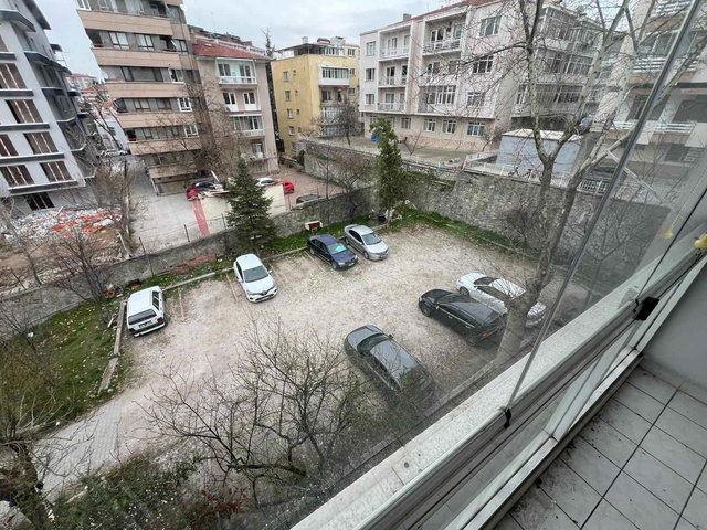 KENNEDY CADDE ÜZERİ OTOPARKLI SİTE İÇERİSİNDE SATILIK DAİRE