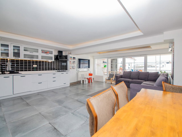 KARAÇALI DA MÜSTAKİL HAVUZLU GENİŞ 5+1 TRİPLEX VİLLA,