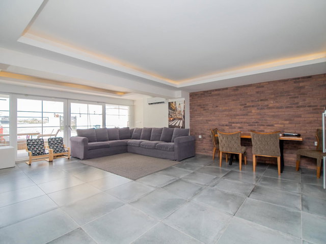 KARAÇALI DA MÜSTAKİL HAVUZLU GENİŞ 5+1 TRİPLEX VİLLA,