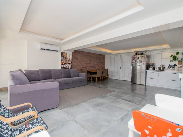 KARAÇALI DA MÜSTAKİL HAVUZLU GENİŞ 5+1 TRİPLEX VİLLA,