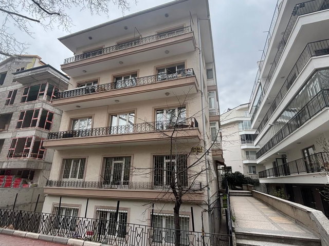ANITKABİR YAKINI YÜCETEPE İLERİ SOKAKTA 3+1 SATILIK DAİRE