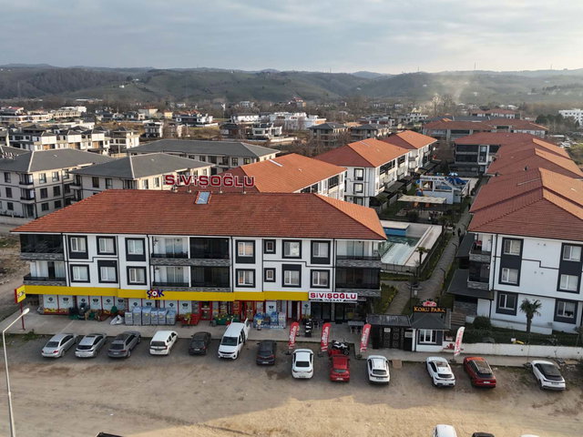 RE/MAX MAVİ'DEN KORUPARK SİTESİNDE 2+1 M. AYRI GENİŞ,FERAH DAİR