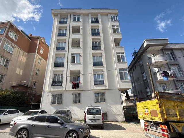 HADIMKÖY MERKEZI KONUMDA 90 M2 2+1 KIRALIK DAIRE