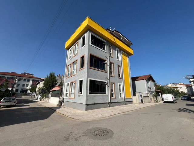 REMAX MAVİ DEN ADAPAZARI ŞEKER MAH.DE SATILIK 4+1 DUBLEKS DAİRE