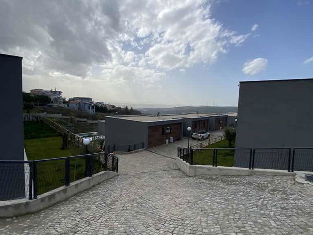MUDANYA BADEMLİ DALGIÇ 8 SİTESİNDE SATILIK SIFIR LÜKS VİLLA