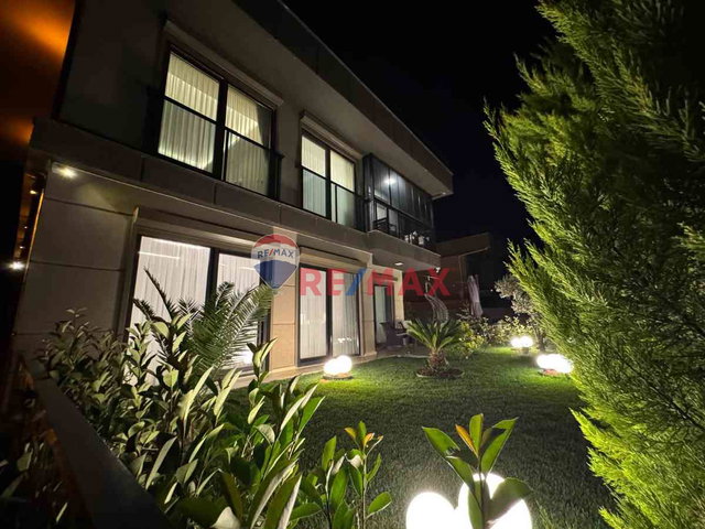 TEKİRDAĞ ÇORLU YENİCE LÜKS SİTE İÇERİSİNDE SATILIK LÜKS 5+1VİLLA