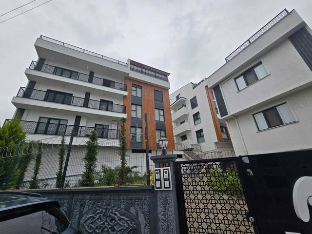 KOCAELİ DARICA CAMİ MAHALLESİNDE SİTE İÇİNDE SATILIK DUBLEKS