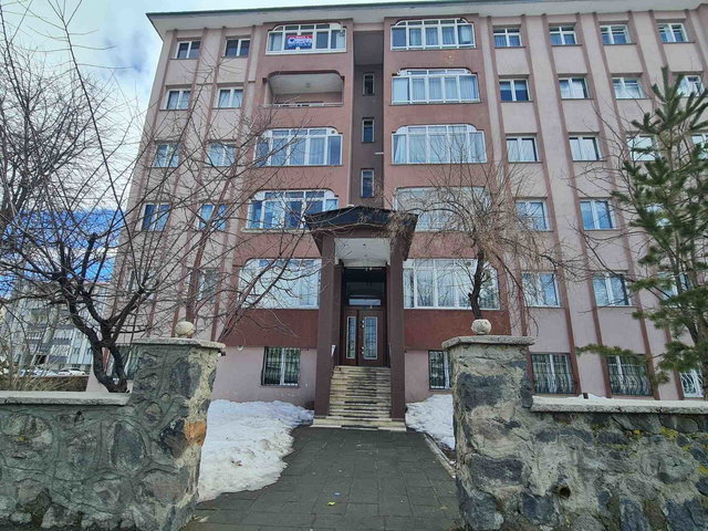 REMAX İLKE'DEN YILDIZKENT'TE 3+1 KİRALIK DAİRE