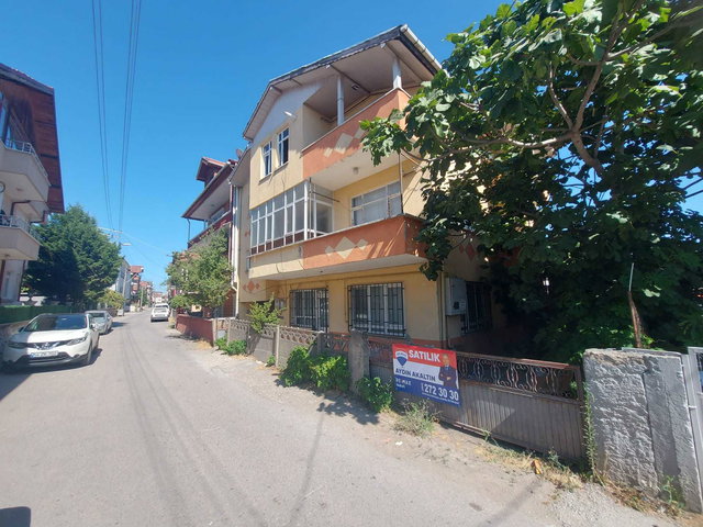 RE/MAX MAVİ'DEN ADAPAZARI YENİGÜN MAH.DE SATILIK MÜSTAKİL EV