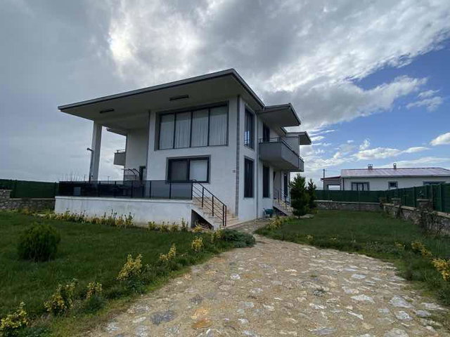 BURSA YENİŞEHİR’DE 6+1 BAHÇELİ LÜKS VİLLA