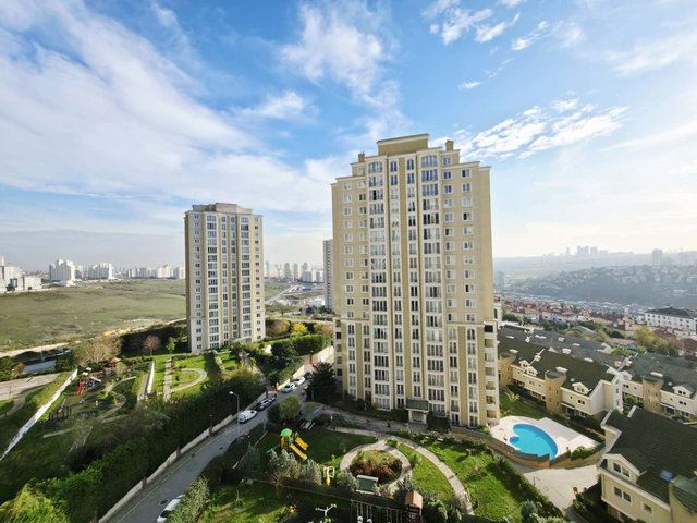 BAHÇEŞEHIR UPHILL COURT'TA SATILIK MANZARALI 1+1 BOŞ DAIRE