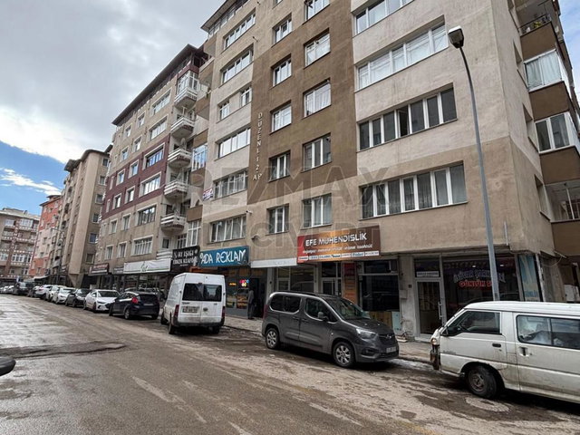 RE/MAX LACİVERT'TEN ŞEHİR MERKEZİN'DE SATILIK 3+1 DAİRE