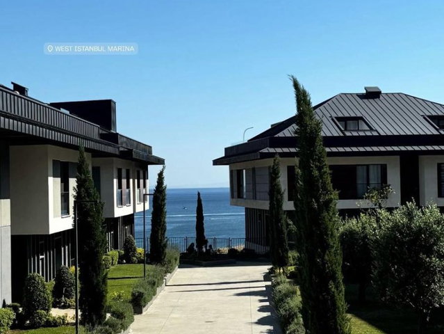 İSTANBUL BEYLİKDÜZÜ 3+1 BAHÇE DUBLEKS LÜKS DAİRE