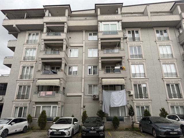 REMAX DREAM'DEN GÖKÇE PARK SİTESİNDE SATILIK 2+1 ARAKAT DAİRE
