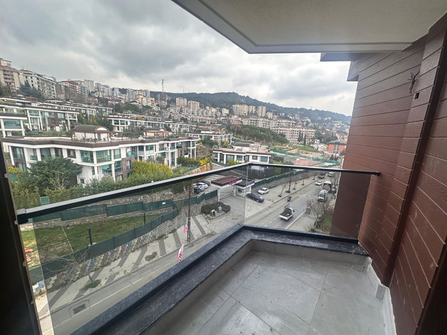 YAKACIK ÇARŞI MAH. ORMAN MANZARALI SIFIR 3+1 SATILIK DAİRE