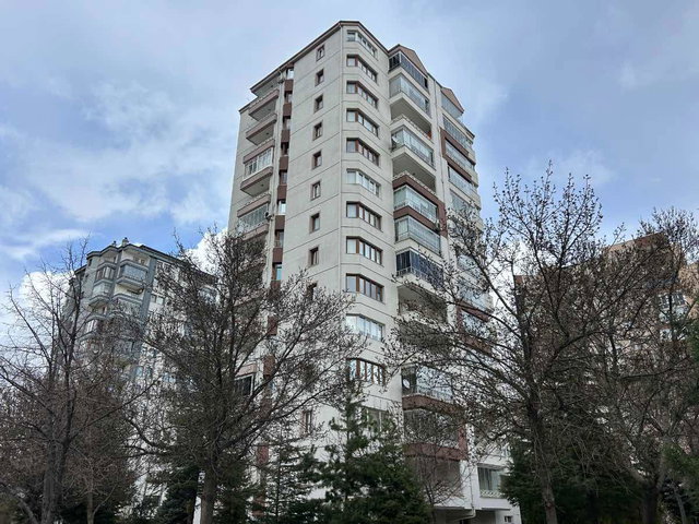 ALPASLAN MAHALLE'SINDE 240 M2 4+1 KIRALIK DAIRE