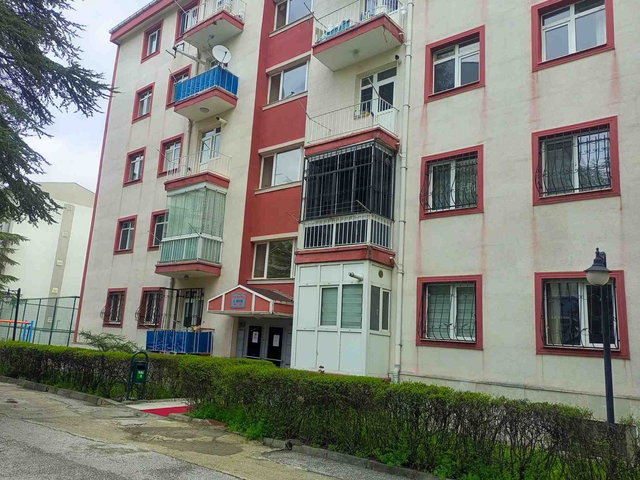 BATIKENT YALI 8 SİTESİNDE SATILIK YAPILI DAİRE