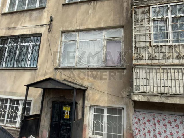RE/MAX LACİVERT'TEN KARAYOLLARIN'DA SATILIK YATIRIMLIK DAİRE