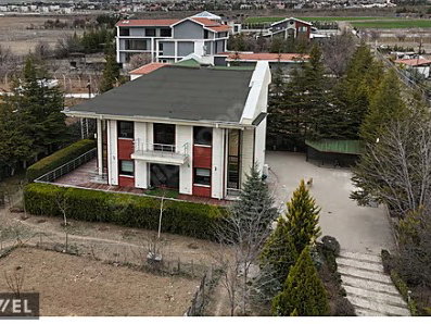 GÖLBAŞI HACILAR 1.500 M² ARSA ÜZERİNDE 6+2 LÜKS YAPILI VİLLA**