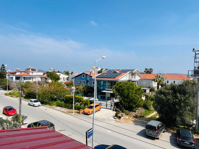 ÇEŞMEALTI MERKEZDE DENIZ MANZARALI 2+1 DAIRE
