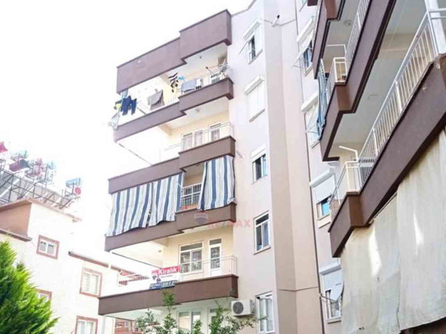 DÖŞEMEALTI BAHÇEYAKA SINIRINDA GENIŞ 3+1 ARAKAT SITE IÇI KIRALIK DAIRE