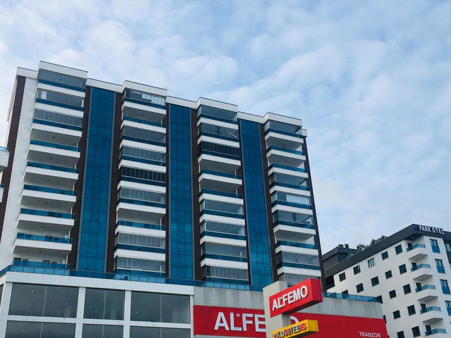 YALINCAK ANA YOL ÜZERİ DENİZ EVLER SİTESİNDE SATILIK 3+1 DAİRE