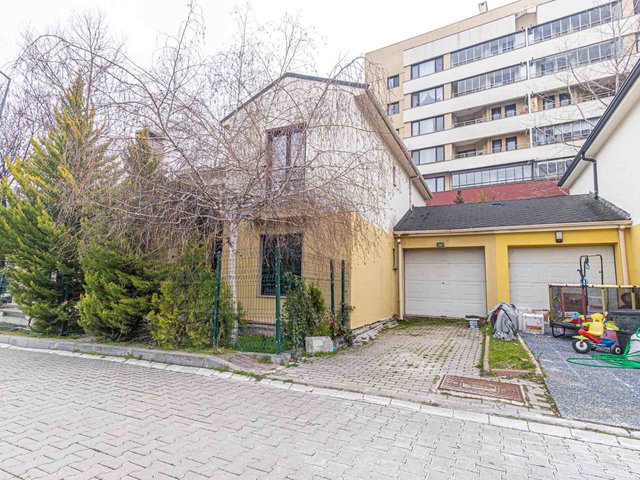 BAĞLICA, İŞ TURKUAZ EVLERİNDE BÜYÜK TİP SATILIK 6+2 VİLLA