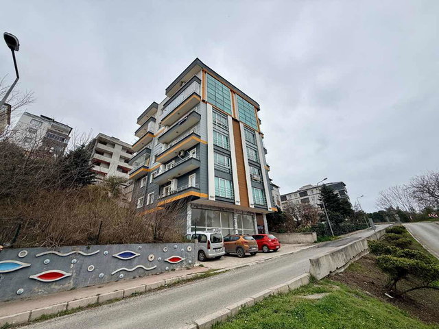 KARAYOLLARINA YAKIN MUTFAK AYRI DENİZ MANZARALI GENİŞ 2+1 DAİRE